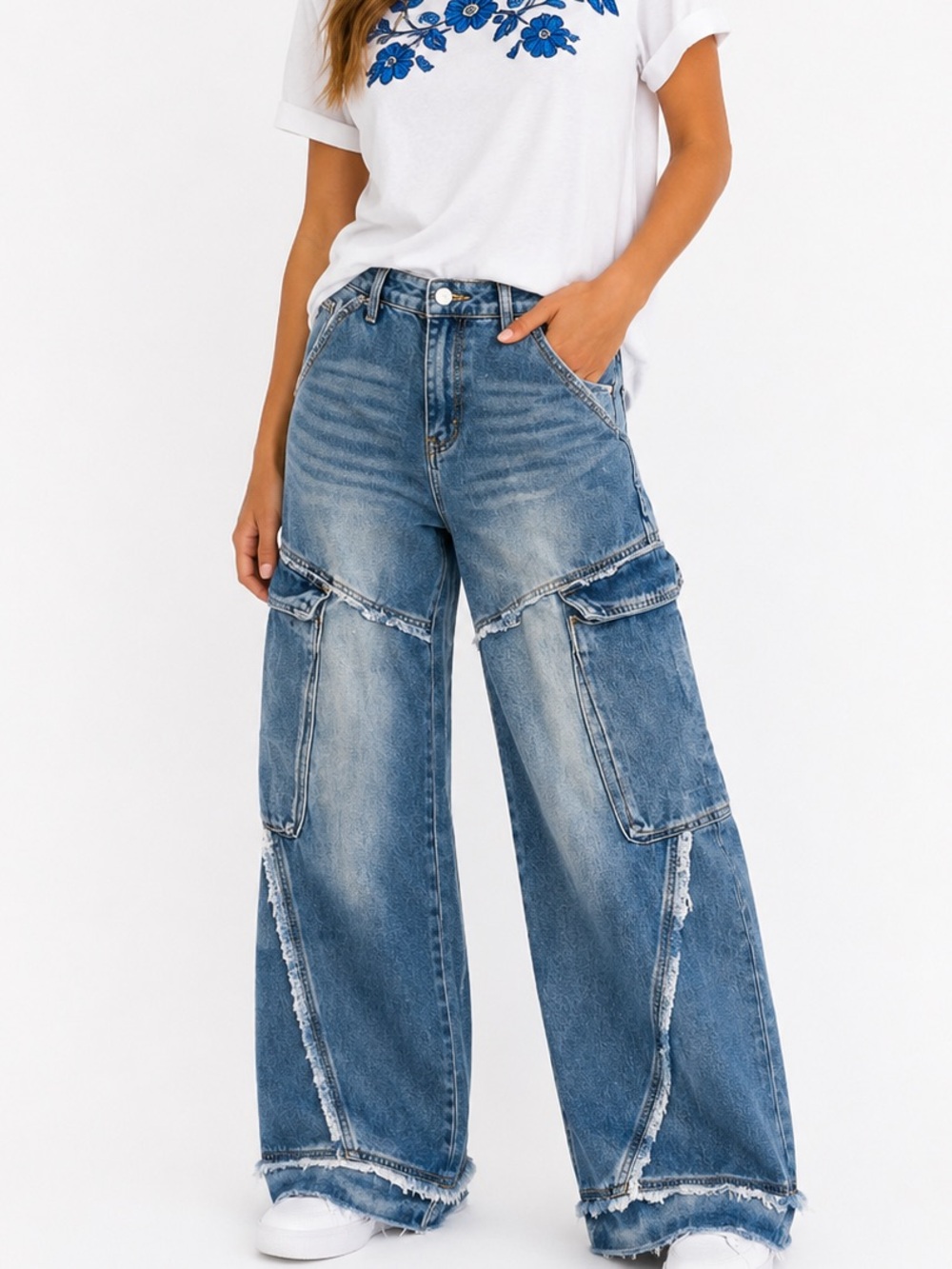 0654.New Wide Leg Cargo Jeans in Light Blue Denim